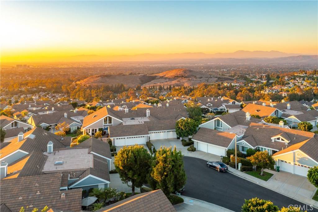 Irvine, CA 92603,6 Saros #68