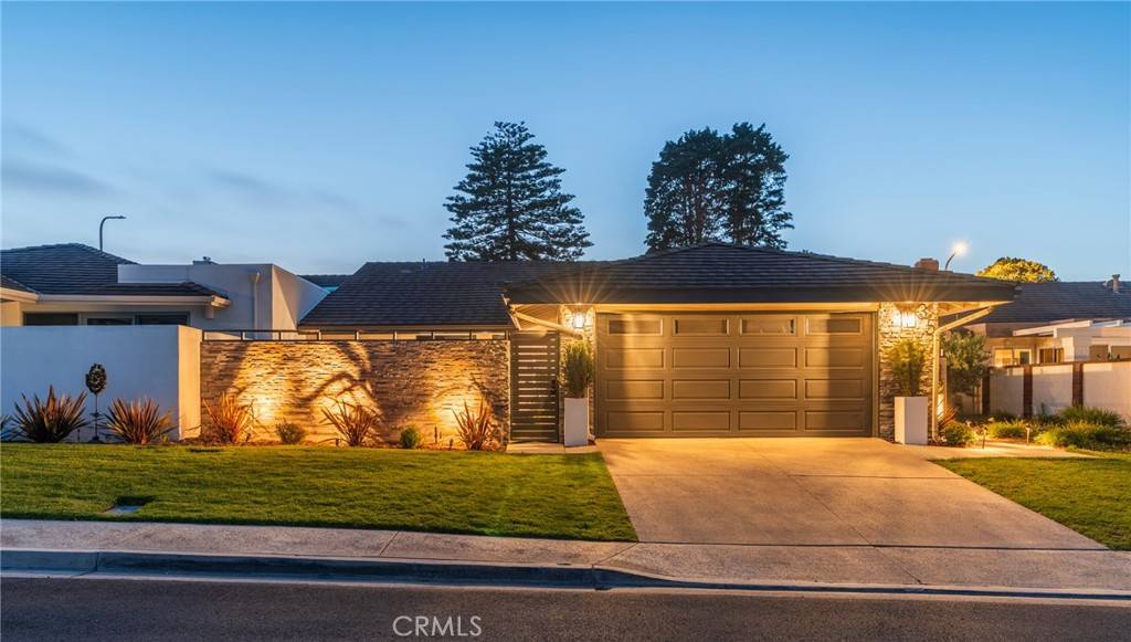 Corona Del Mar, CA 92625,35 Beachcomber DR