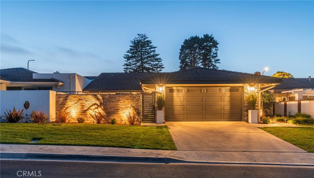 Corona Del Mar, CA 92625,35 Beachcomber DR