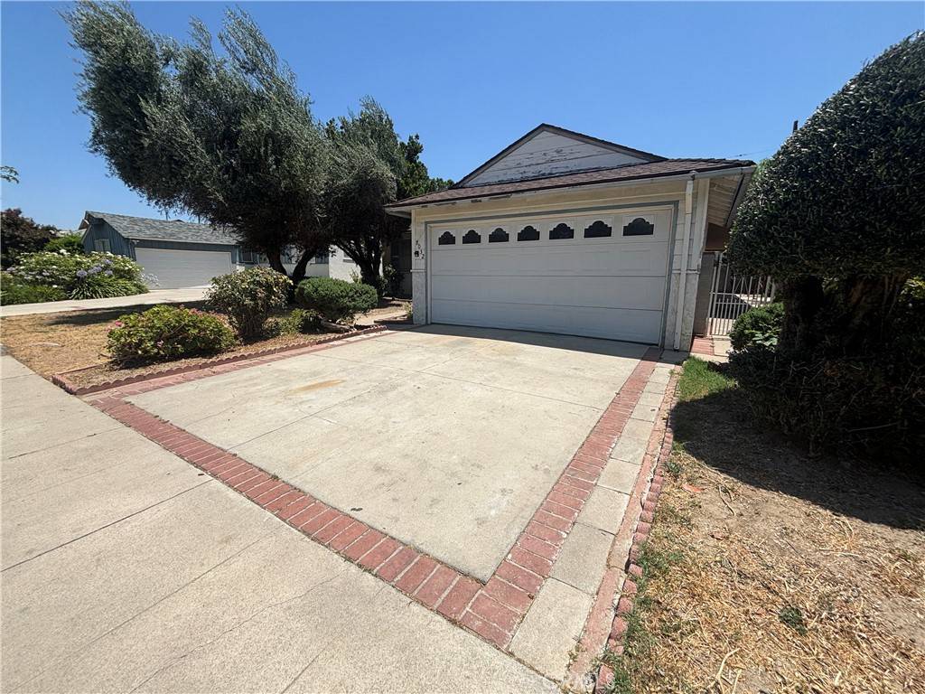 Reseda, CA 91335,8032 Darby AVE