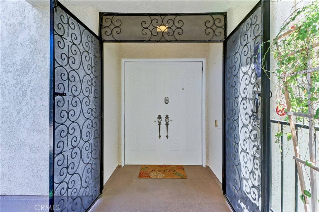 Laguna Woods, CA 92637,2391 Via Mariposa W #2E