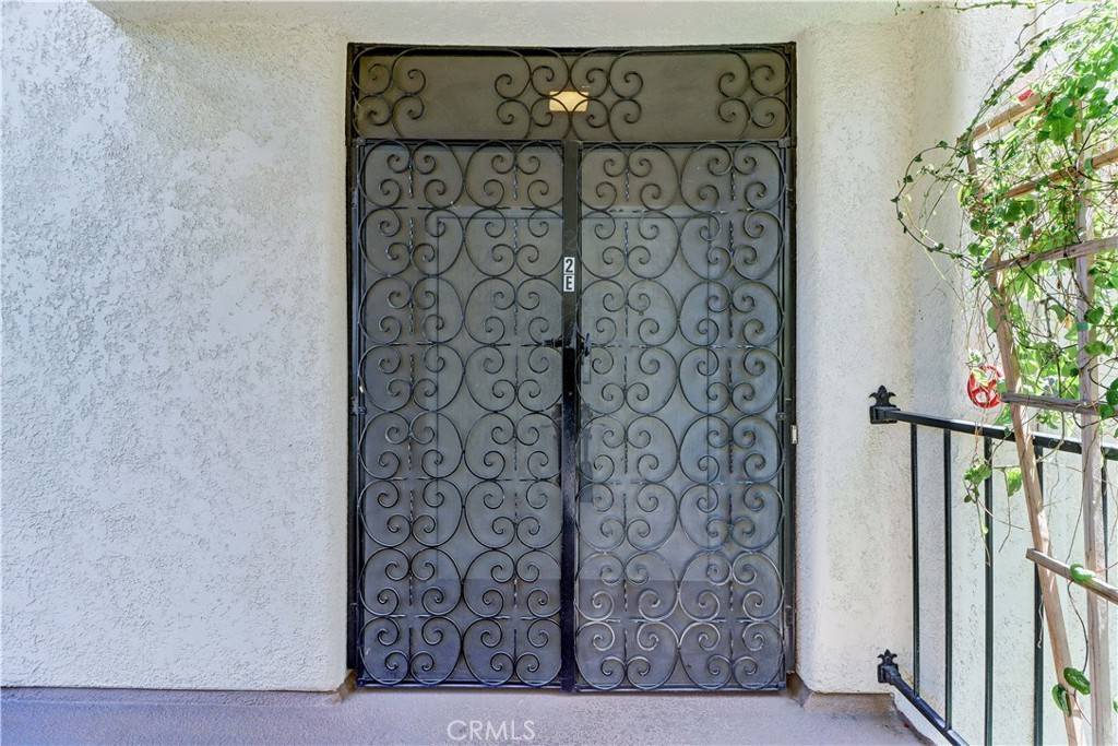 Laguna Woods, CA 92637,2391 Via Mariposa W #2E