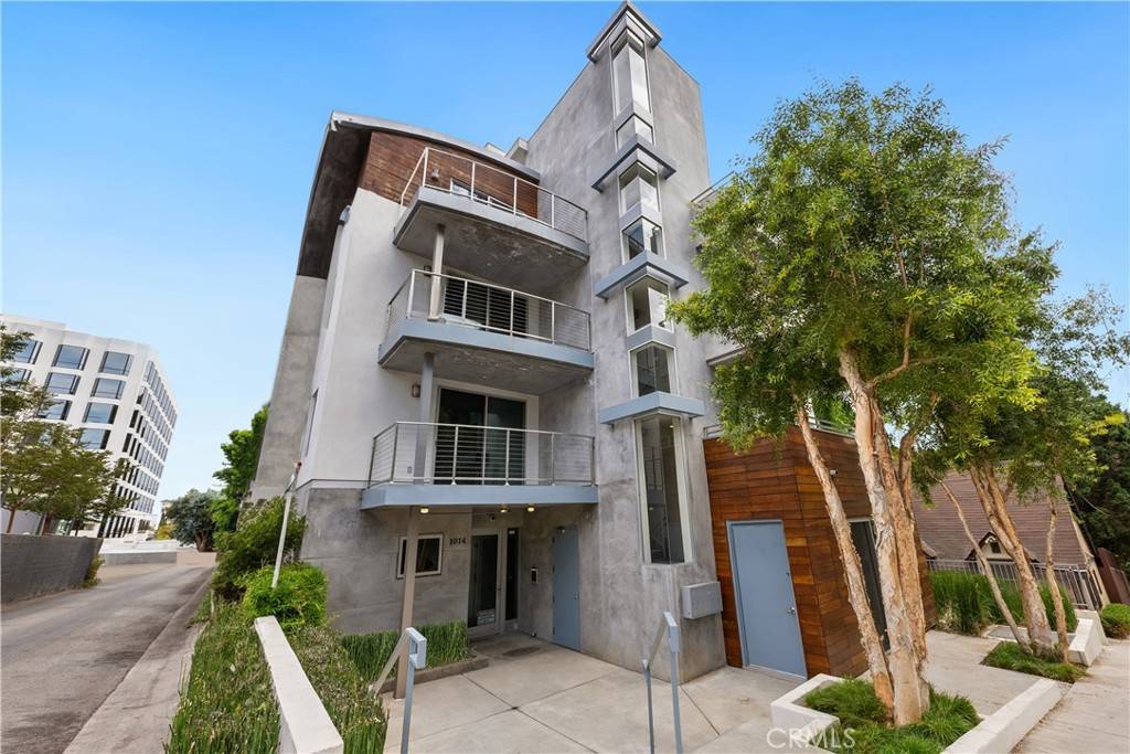 West Hollywood, CA 90069,1014 Larrabee ST #202