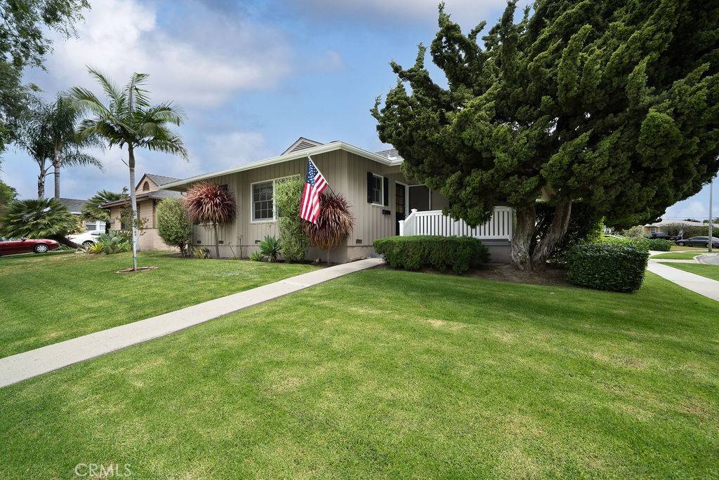 Long Beach, CA 90815,2542 Vuelta Grande AVE