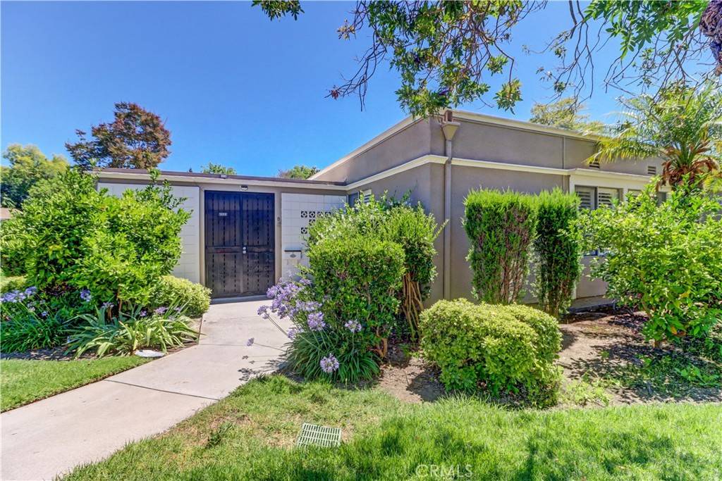 Laguna Woods, CA 92637,586 Avenida Majorca #B