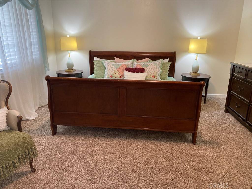 Thousand Oaks, CA 91360,142 W Columbia RD