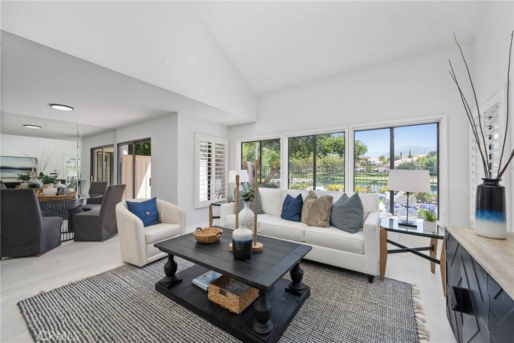 Rancho Santa Margarita, CA 92688,16 Vista Lago #22