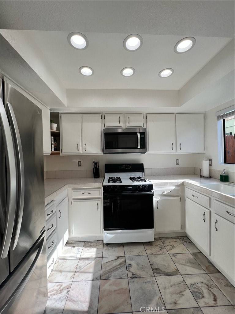 Costa Mesa, CA 92627,229 W Wilson ST #10