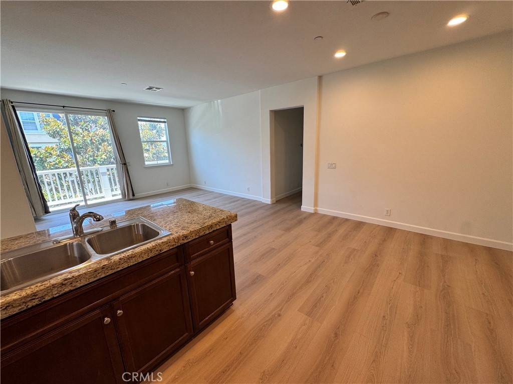Irvine, CA 92606,210 Silk Tree