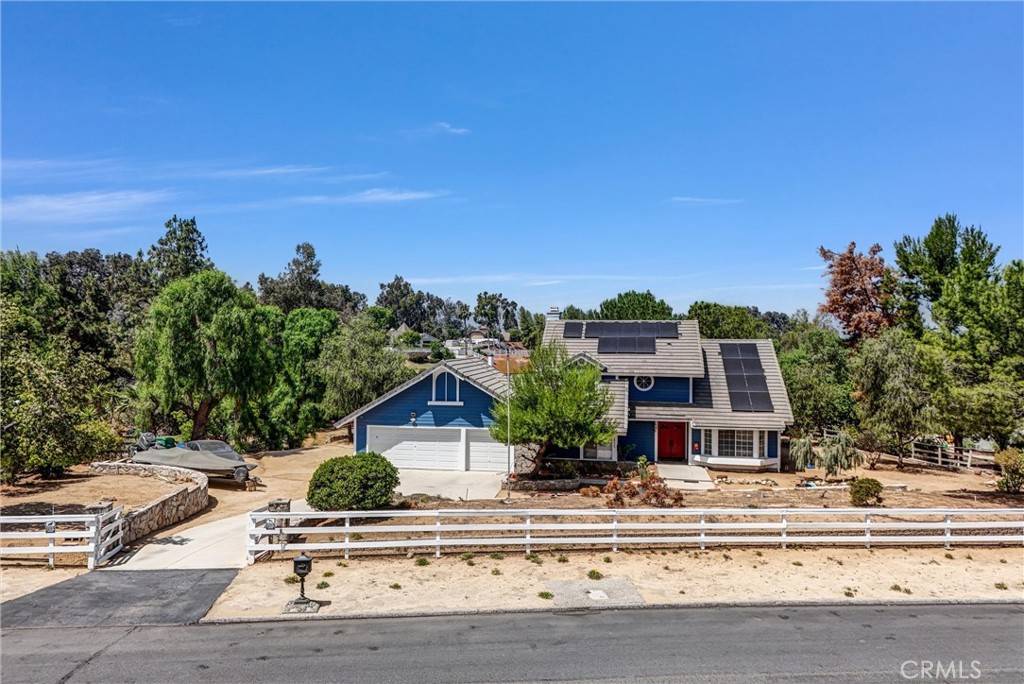 Riverside, CA 92504,18623 Chickory Drive