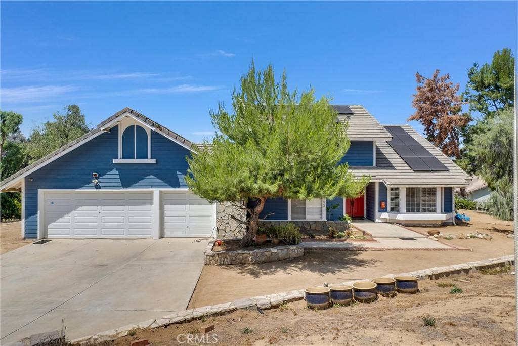 Riverside, CA 92504,18623 Chickory Drive