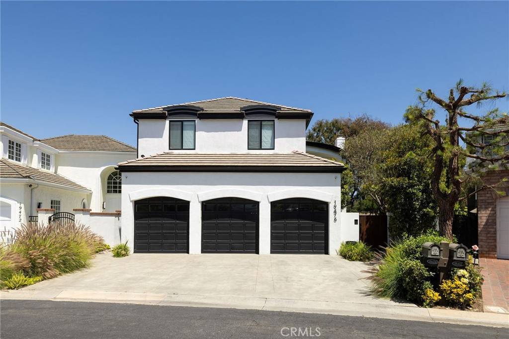 Huntington Beach, CA 92648,19476 Woodlands DR