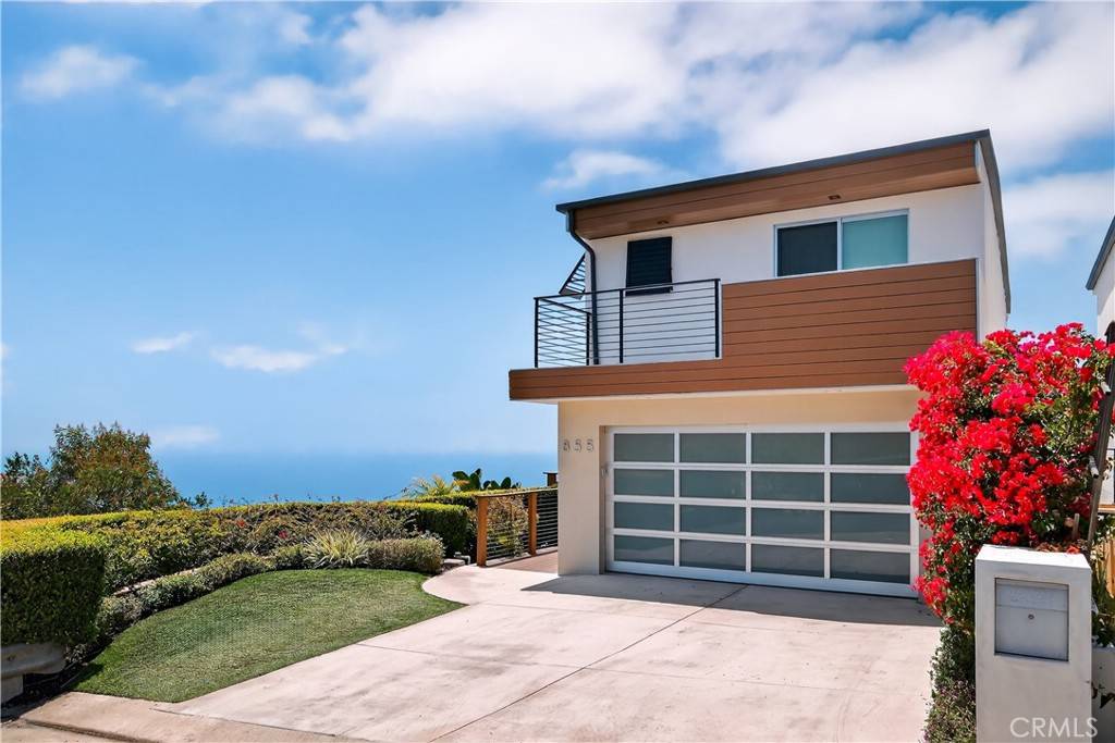 Laguna Beach, CA 92651,855 Santa Ana ST