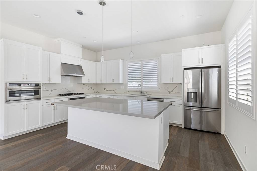 Irvine, CA 92618,107 Menkar