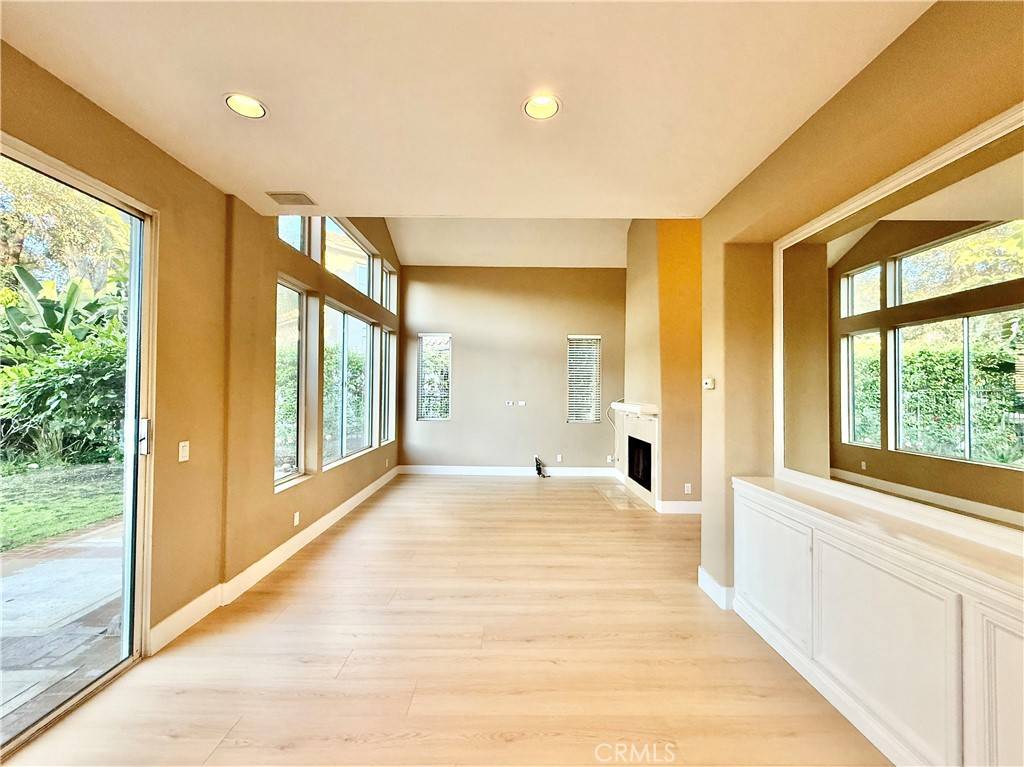 Rancho Santa Margarita, CA 92688,1 Acorn