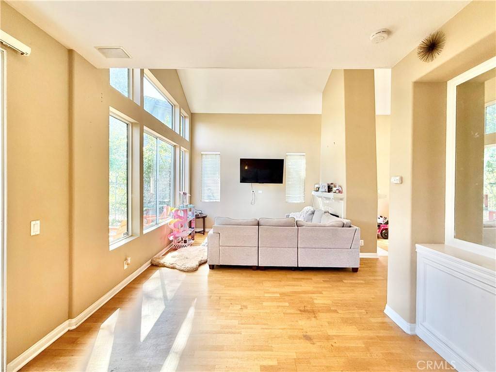 Rancho Santa Margarita, CA 92688,1 Acorn