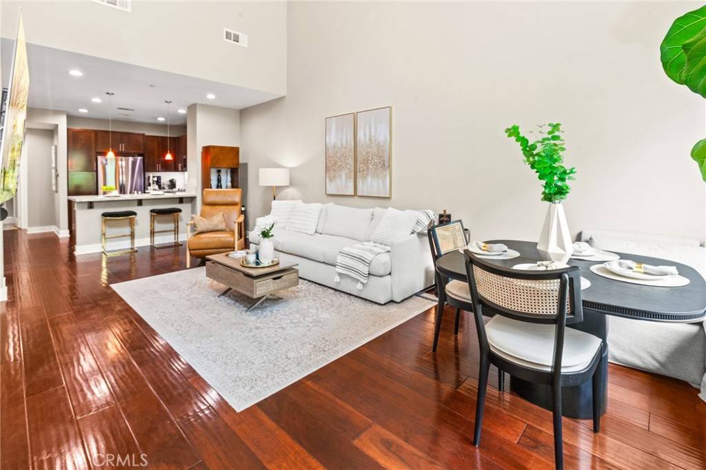 Irvine, CA 92612,31 Soho