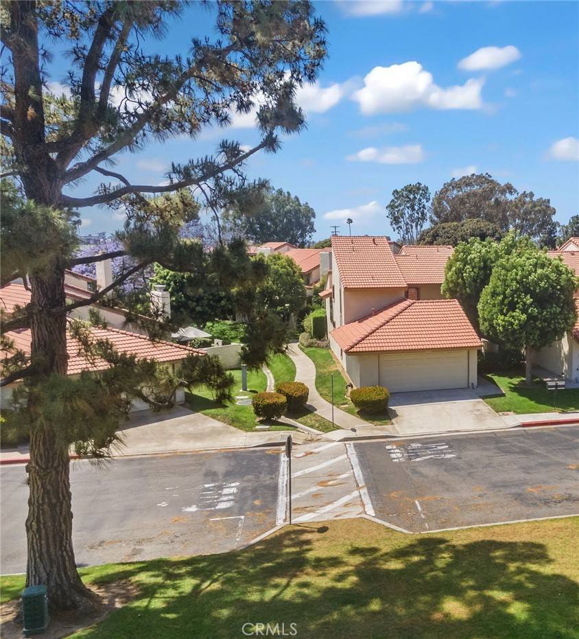 Huntington Beach, CA 92646,18325 Gum Tree LN
