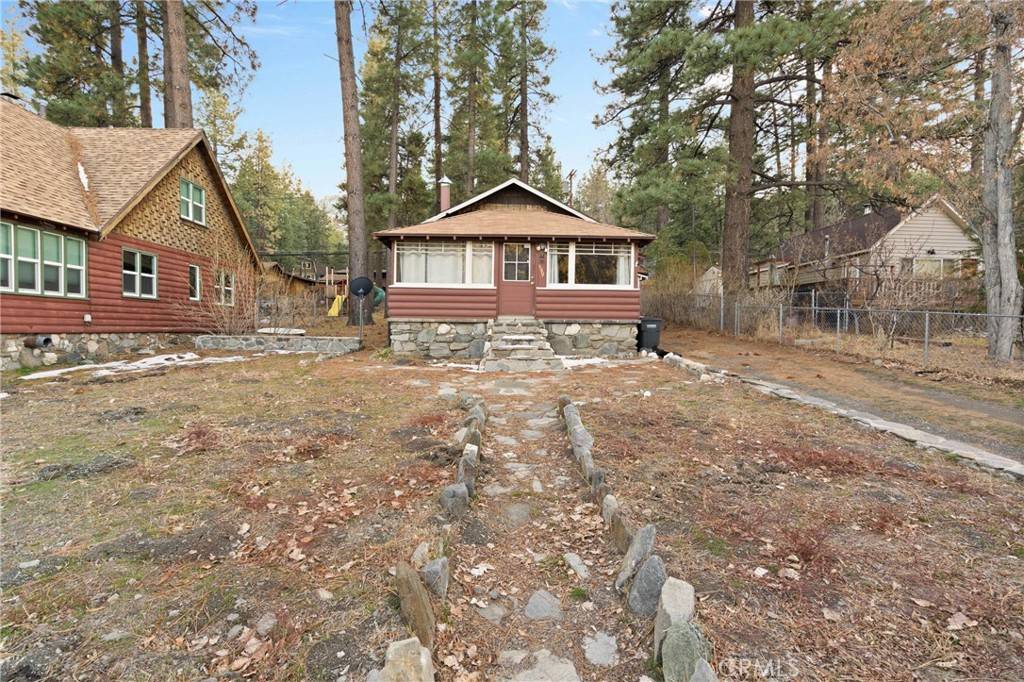 Wrightwood, CA 92397,1149 Apple AVE