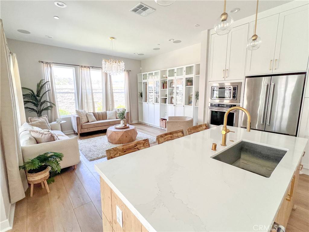Lake Forest, CA 92630,331 Newton