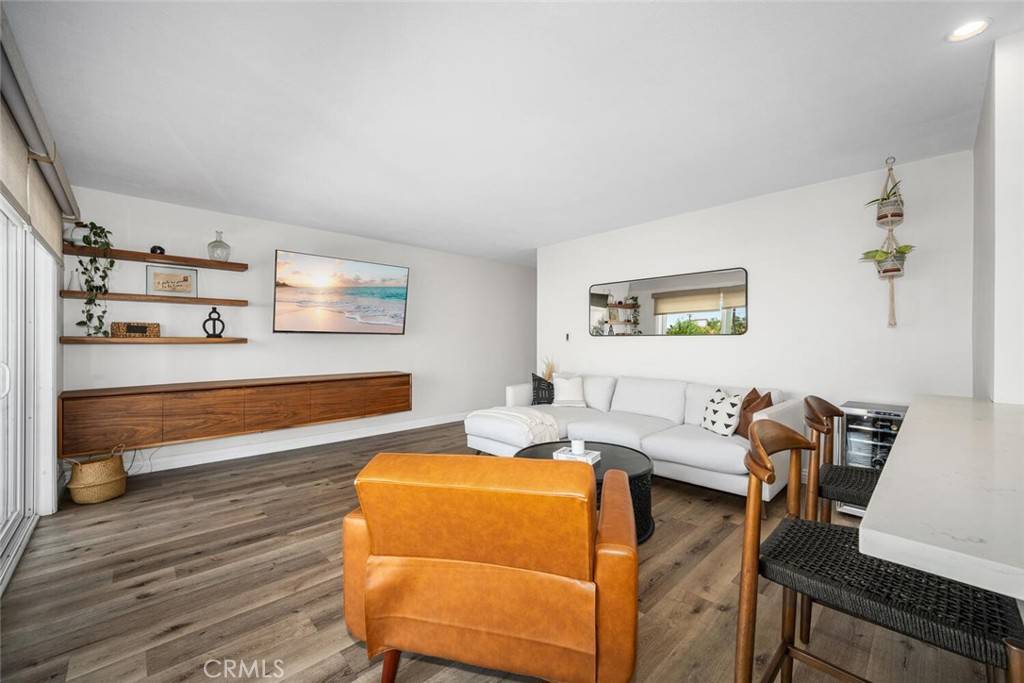 Long Beach, CA 90803,226 Grand #206