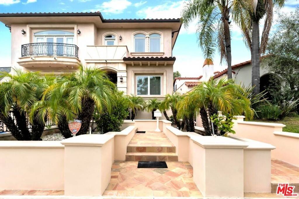 Los Angeles, CA 90064,10517 Blythe AVE
