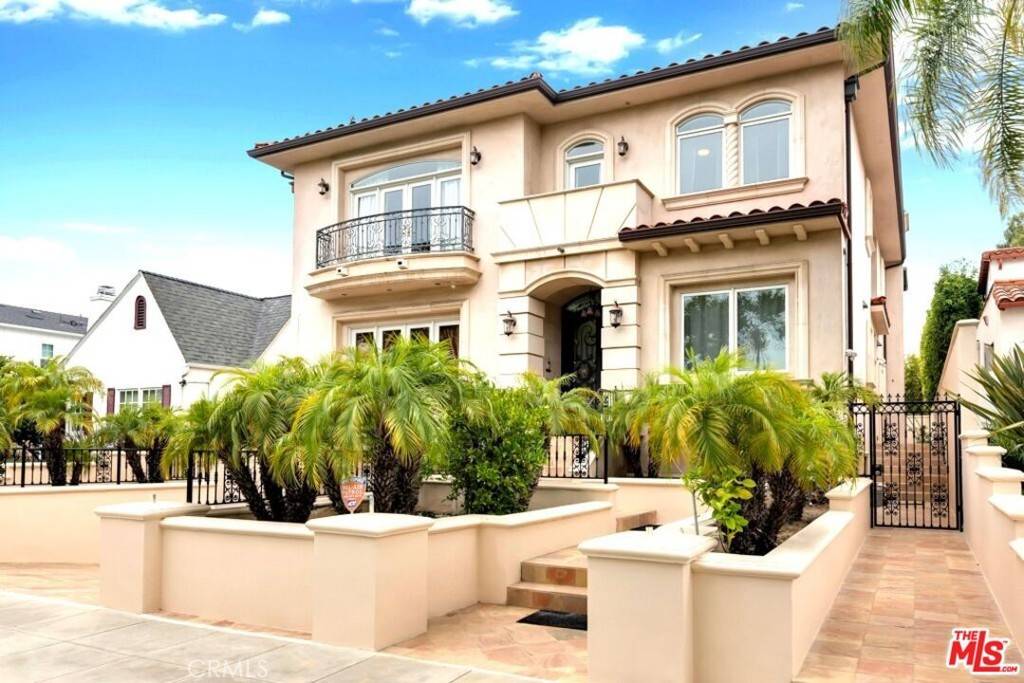 Los Angeles, CA 90064,10517 Blythe AVE