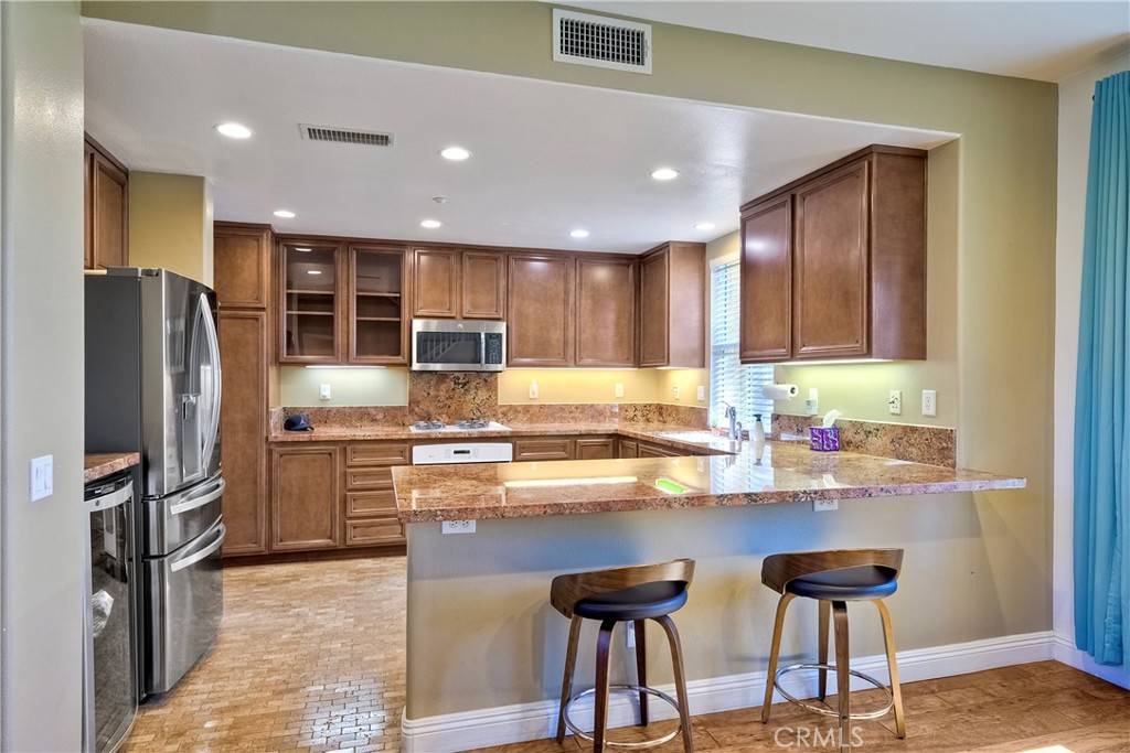 Ladera Ranch, CA 92694,66 Glenalmond LN