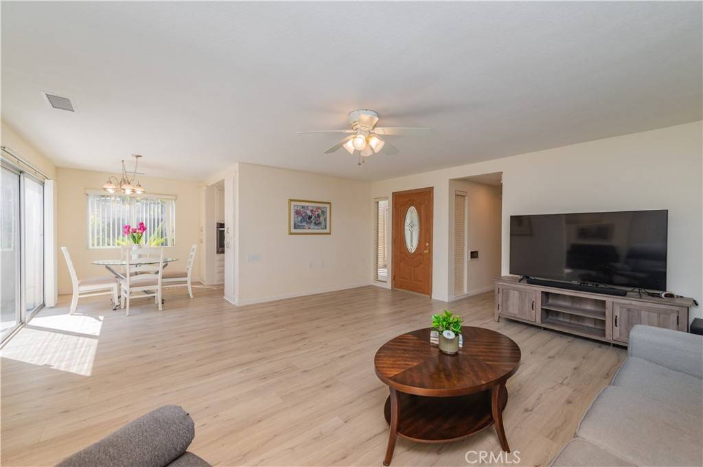 Laguna Woods, CA 92637,2245 Via Mariposa E #D
