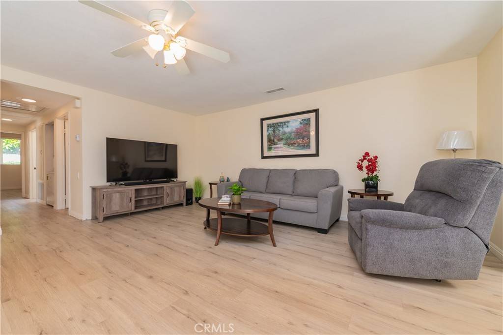 Laguna Woods, CA 92637,2245 Via Mariposa E #D