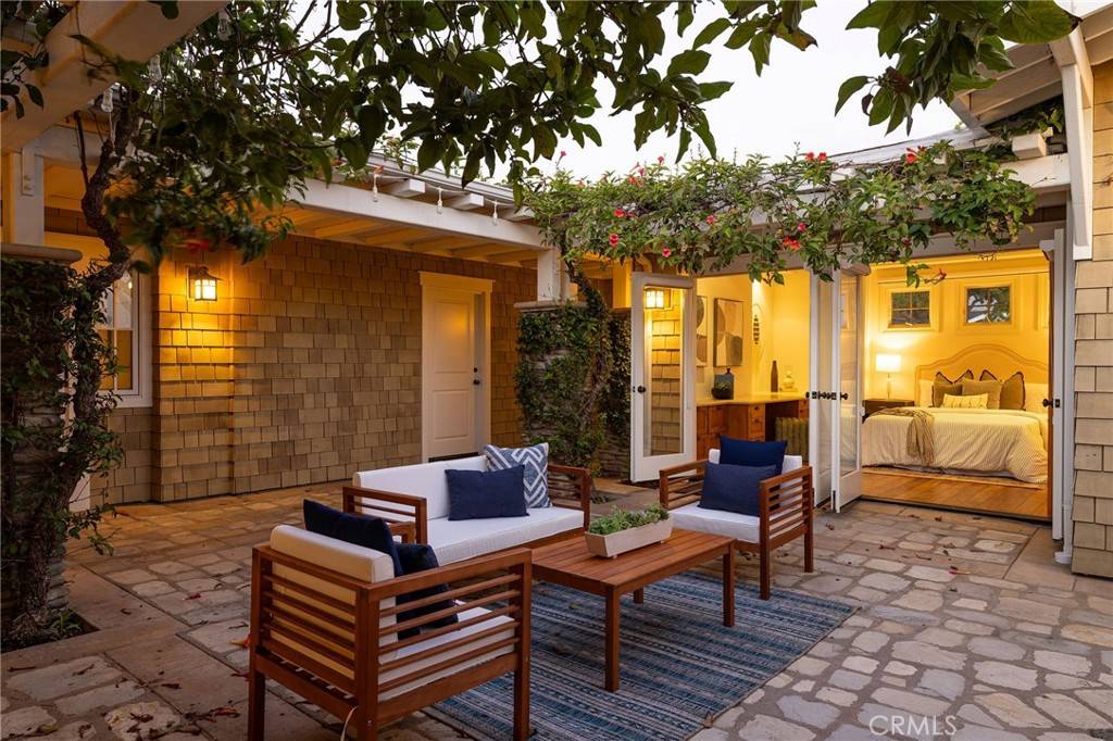 Corona Del Mar, CA 92625,633 Rockford RD