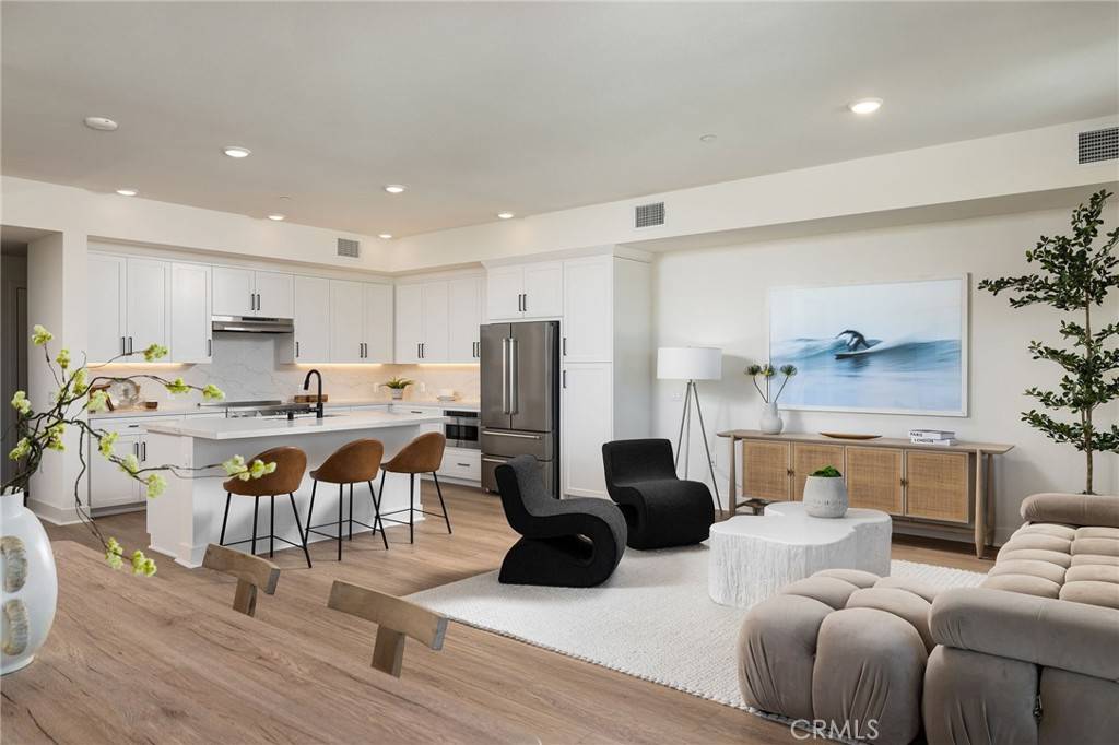 Huntington Beach, CA 92648,414 Main ST #430