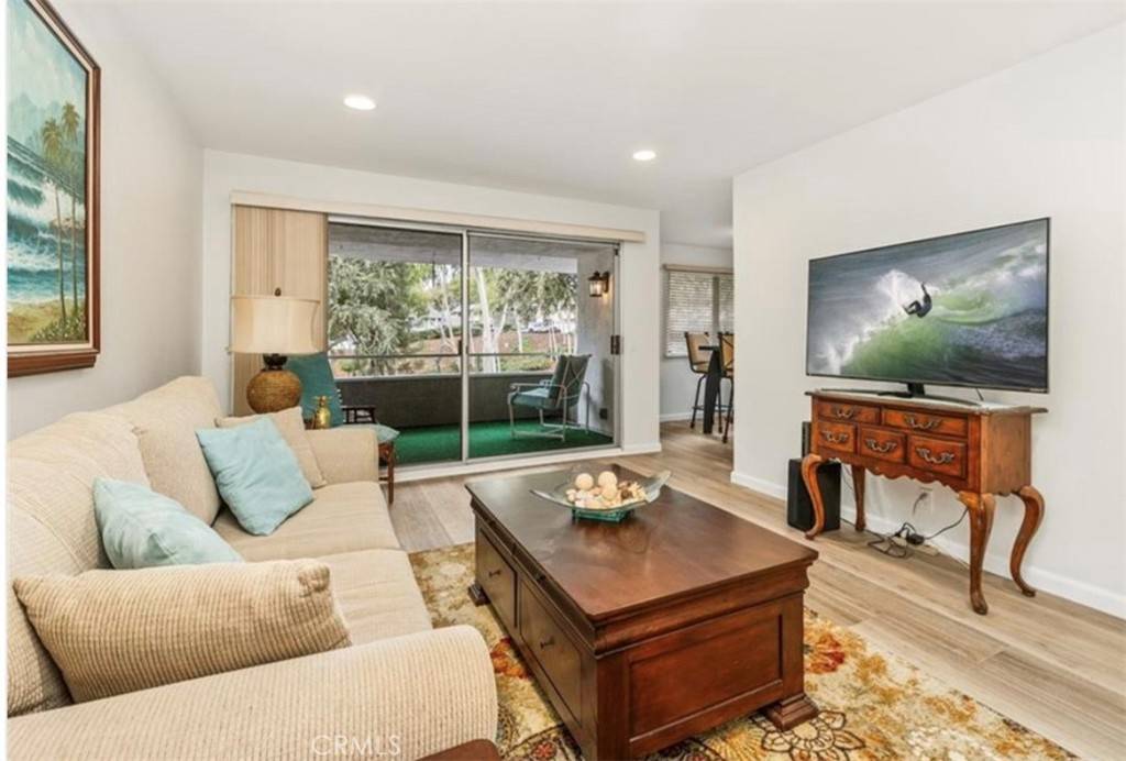 Laguna Hills, CA 92653,22152 Caminito Amor