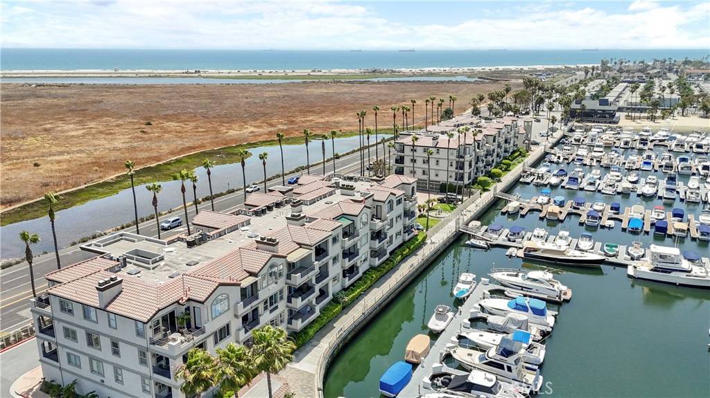 Huntington Beach, CA 92649,4167 Warner AVE #102
