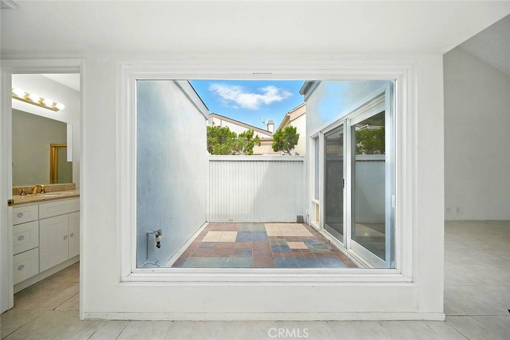 Irvine, CA 92612,75 Willow Tree LN