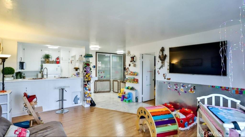 San Diego, CA 92119,6924 Hyde Park DR #106