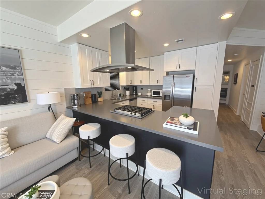Newport Beach, CA 92663,410 Clubhouse AVE