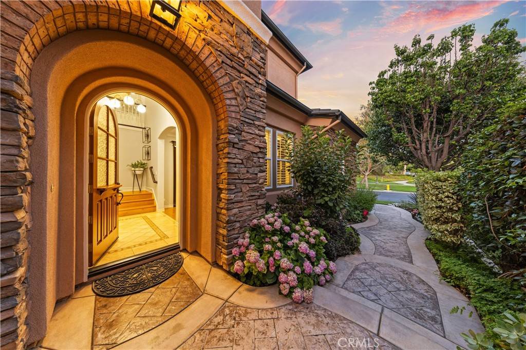 Irvine, CA 92602,9 Atascadero