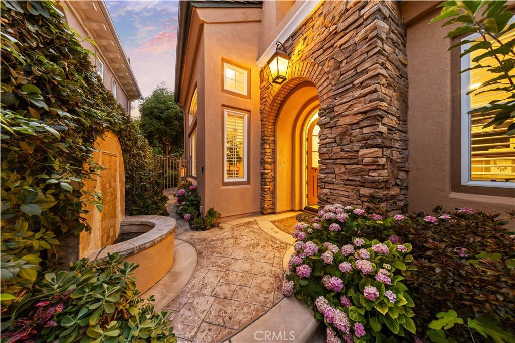 Irvine, CA 92602,9 Atascadero