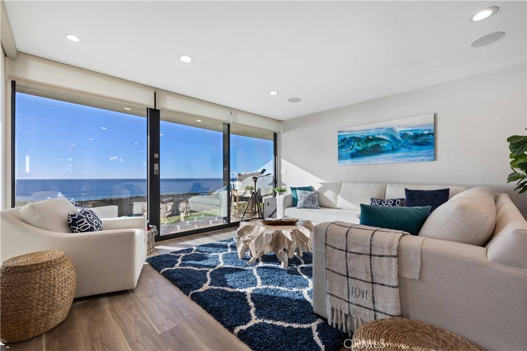 Encinitas, CA 92024,335 W I ST