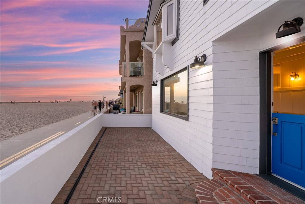 Newport Beach, CA 92663,2500 W Oceanfront