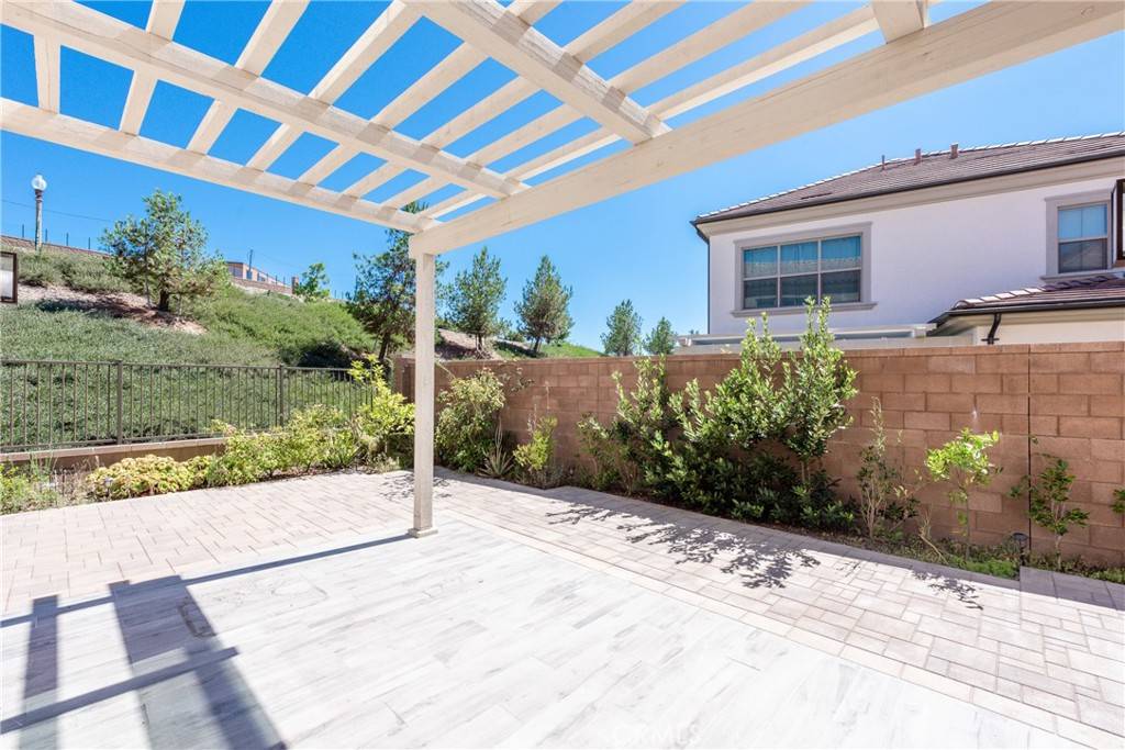 Irvine, CA 92618,119 Plum Lily