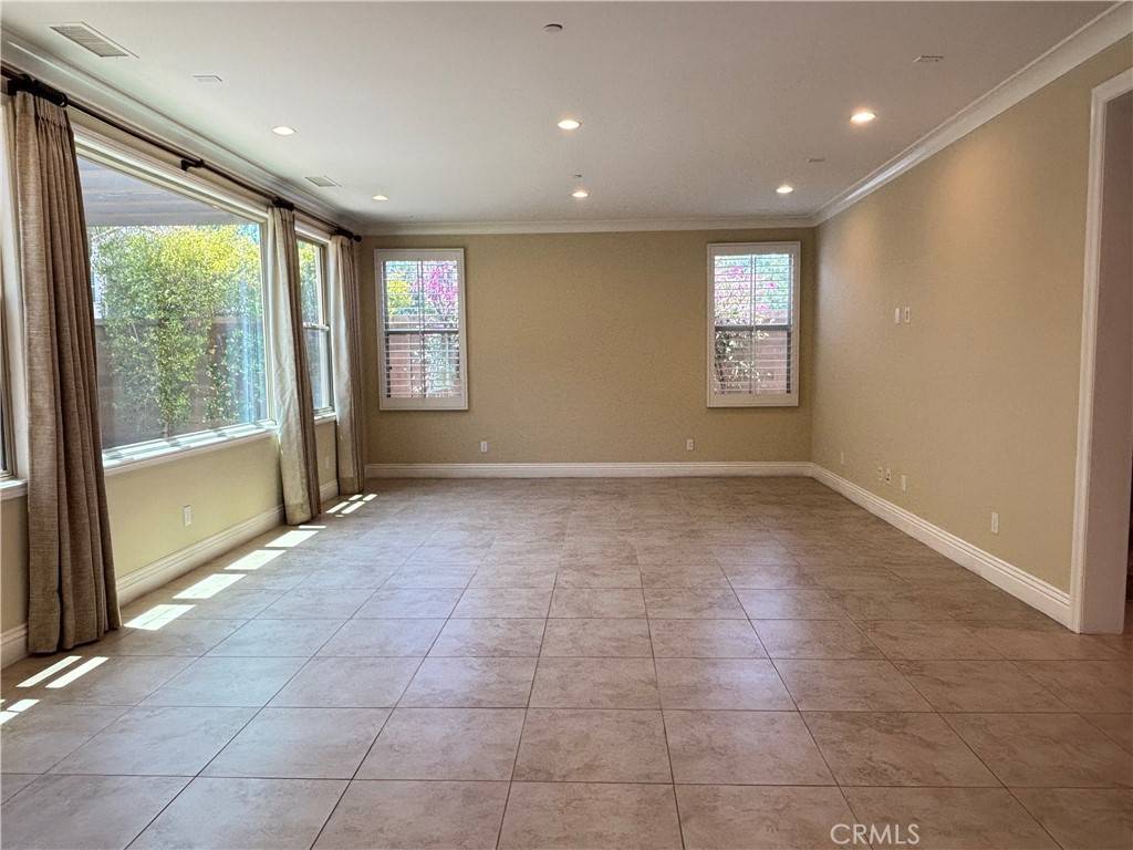 Irvine, CA 92620,88 Nassau