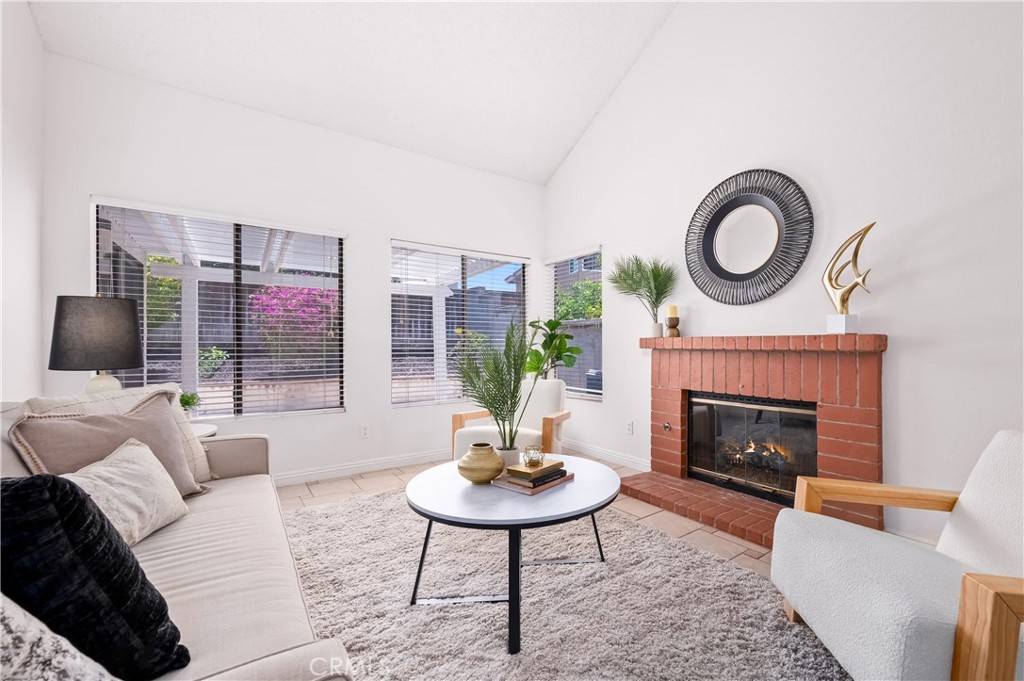 Rancho Santa Margarita, CA 92688,16 Snowberry