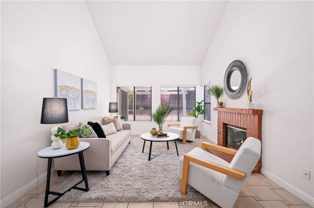 Rancho Santa Margarita, CA 92688,16 Snowberry