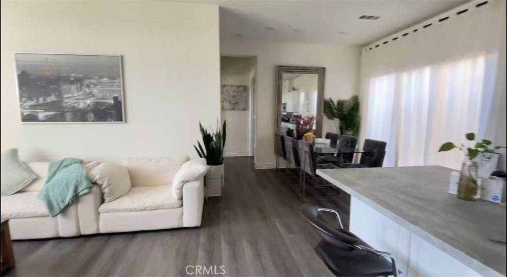 Irvine, CA 92618,729 Benchmark