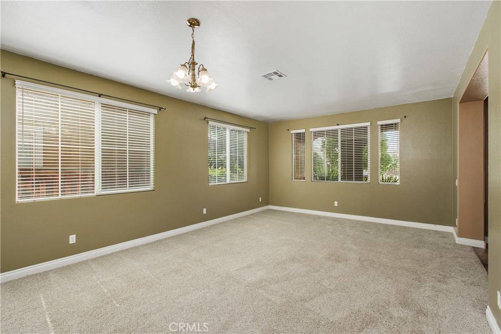Yucaipa, CA 92399,34682 Elmwood LN