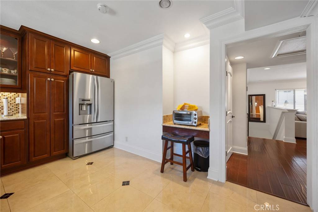 Beverly Hills, CA 90210,9330 Clifton WAY #201/102