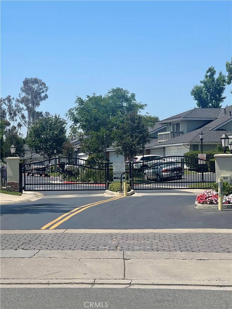 Laguna Hills, CA 92653,24972 Silverleaf LN #58