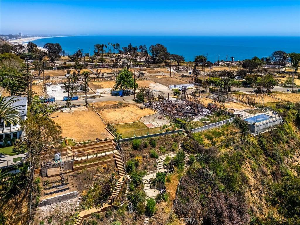 Pacific Palisades, CA 90272,17047 Bollinger DR